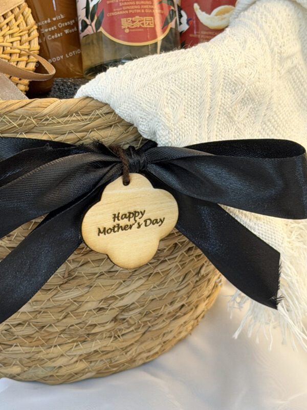 Parents’ Day Gratitude Hamper Engraving